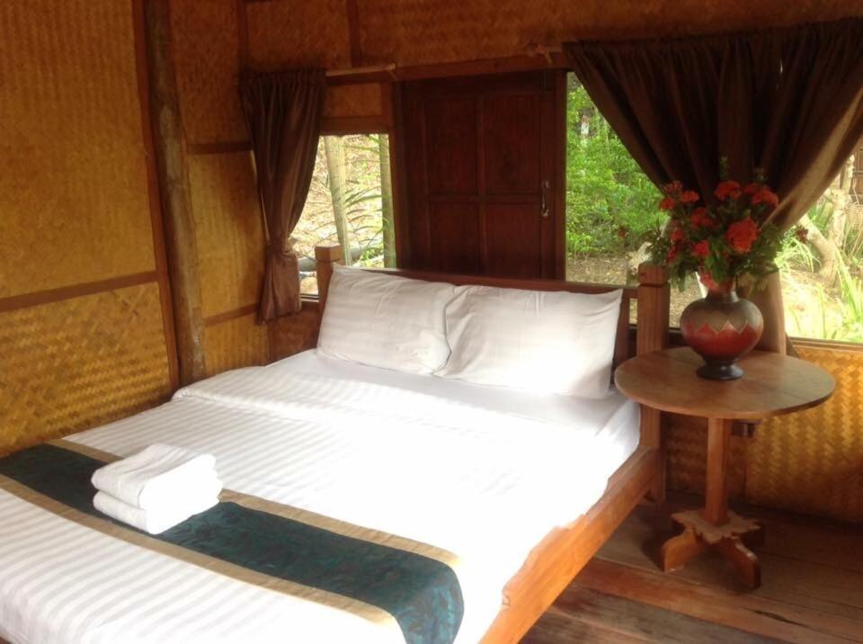 Pai Treehouse Hotel Exterior photo